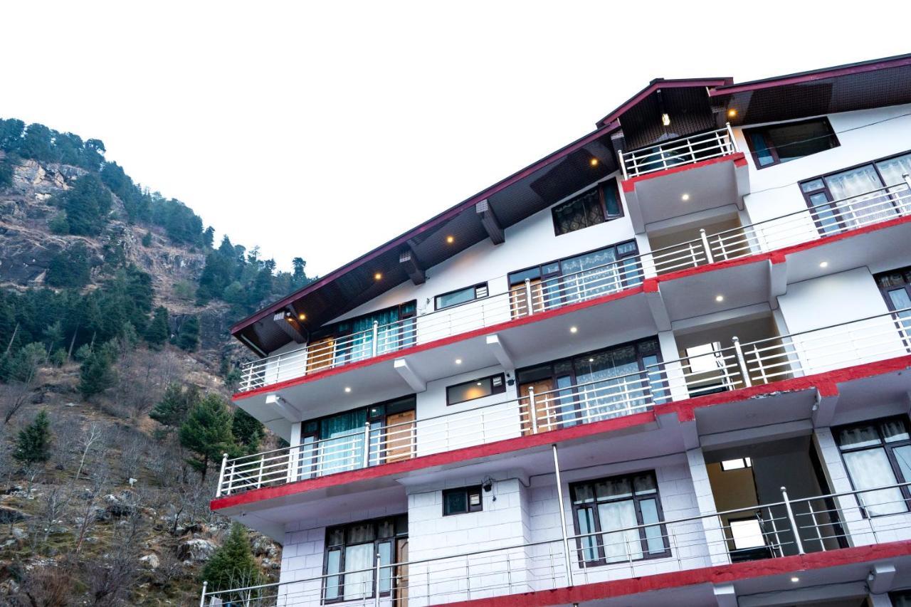 New Radhika Guest House - Manali (Himachal Pradesh) — Photos 1